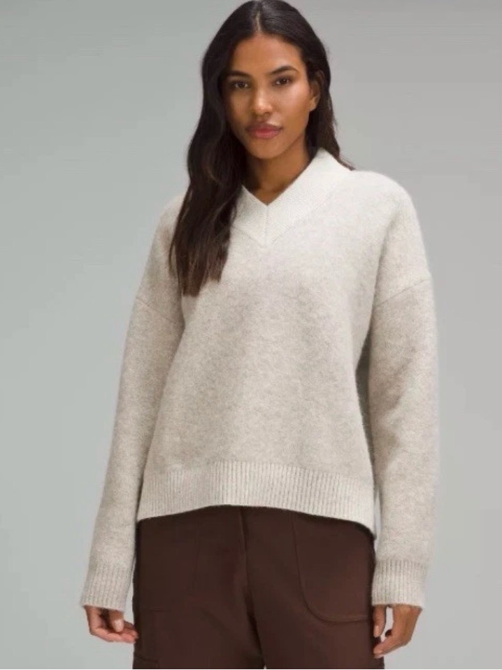 Lululemon Athletica Cream Alpaca Wool V-Neck Sweater Oversized S M